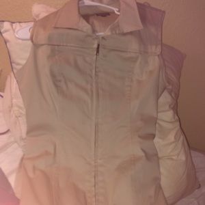 Women’s khaki dress.